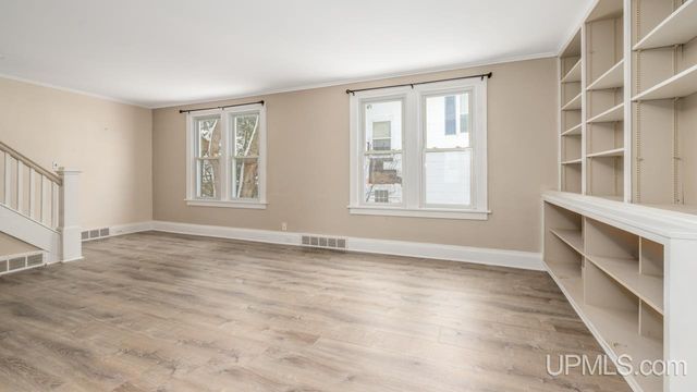 535 Detroit Avenue, Iron Mountain, MI 49801