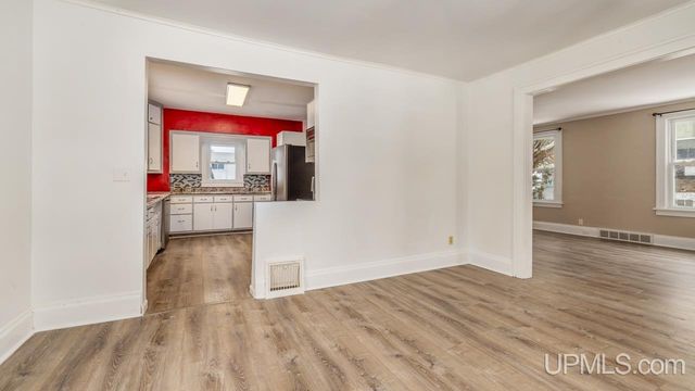 535 Detroit Avenue, Iron Mountain, MI 49801