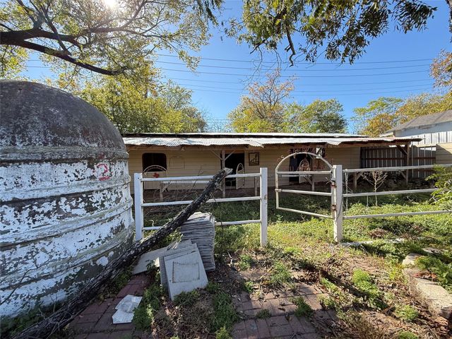 3203 NW 33rd Street, Fort Worth, TX 76106