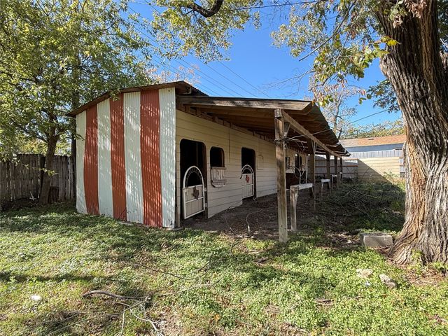 3203 NW 33rd Street, Fort Worth, TX 76106