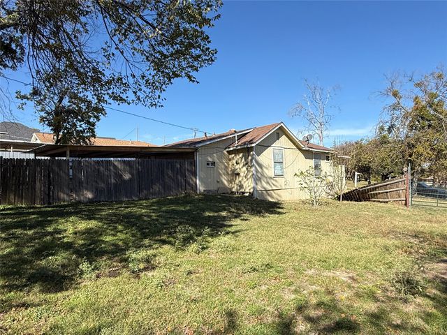 3203 NW 33rd Street, Fort Worth, TX 76106