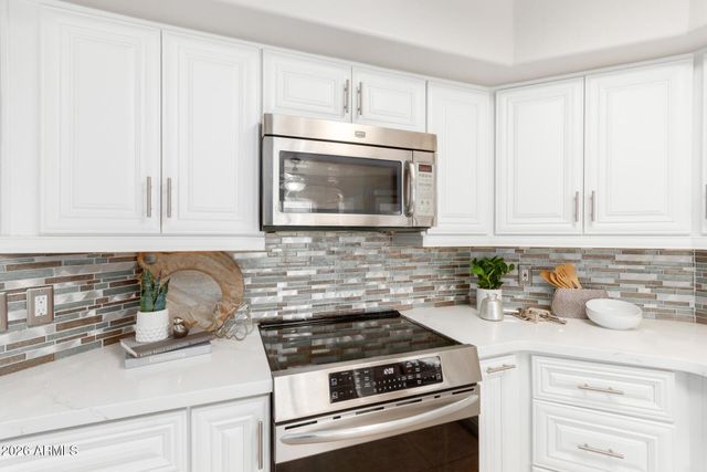 3611 E WINDMERE Drive, Phoenix, AZ 85048