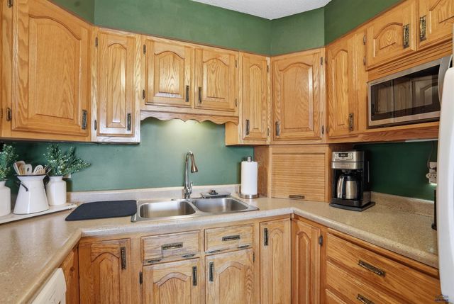 230 E PHILADELPHIA, Rapid City, SD 57701