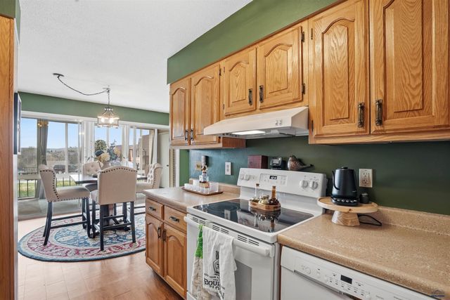 230 E PHILADELPHIA, Rapid City, SD 57701