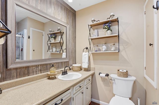 230 E PHILADELPHIA, Rapid City, SD 57701