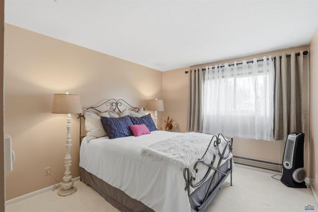 230 E PHILADELPHIA, Rapid City, SD 57701