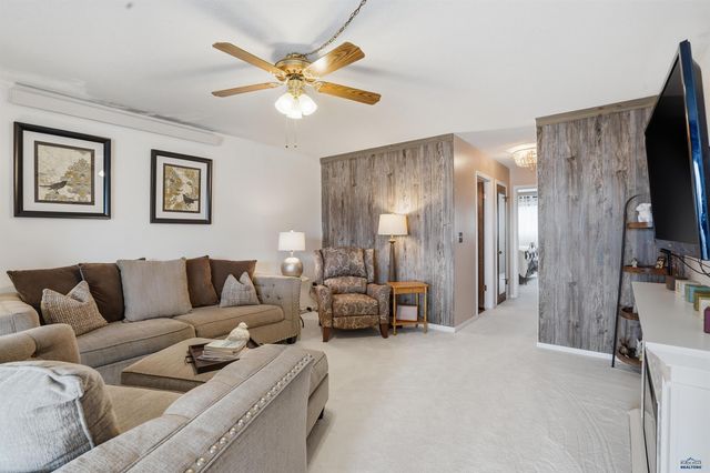 230 E PHILADELPHIA, Rapid City, SD 57701