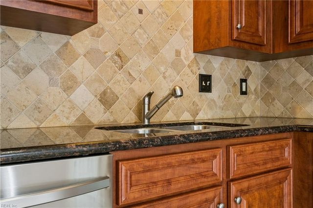 701 Stone CV, Newport News, VA 23602