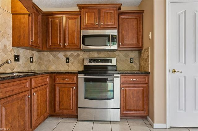 701 Stone CV, Newport News, VA 23602