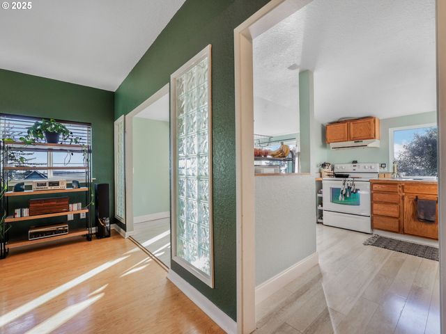 740 FLORENCE Ave, Astoria, OR 97103