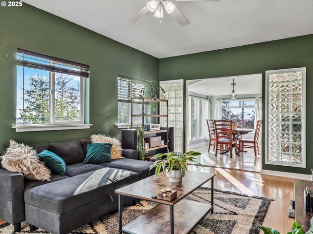 740 FLORENCE Ave, Astoria, OR 97103