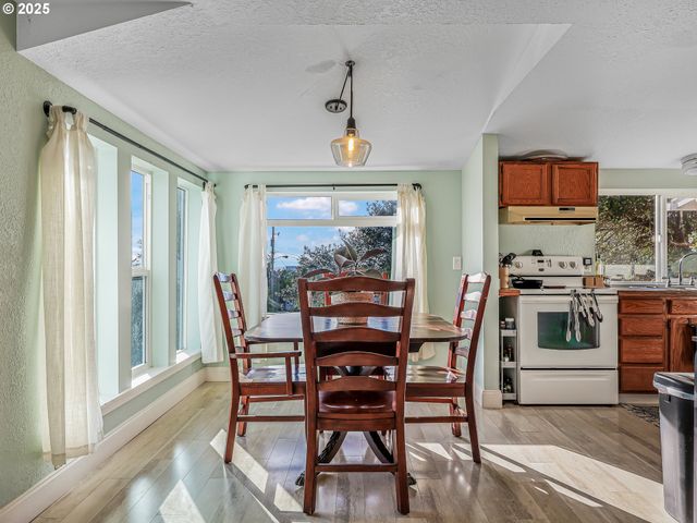 740 FLORENCE Ave, Astoria, OR 97103