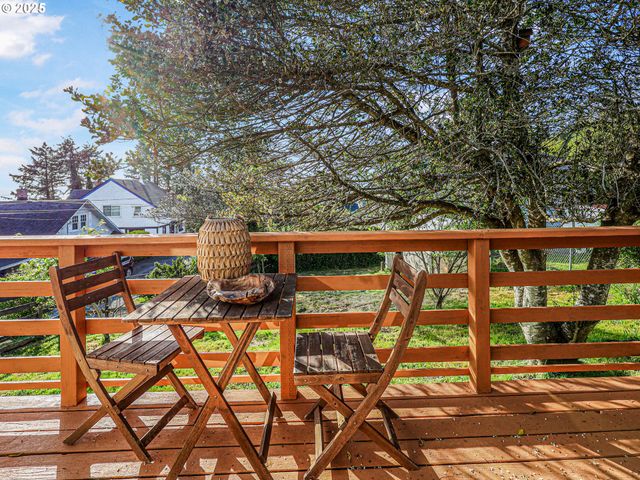 740 FLORENCE Ave, Astoria, OR 97103
