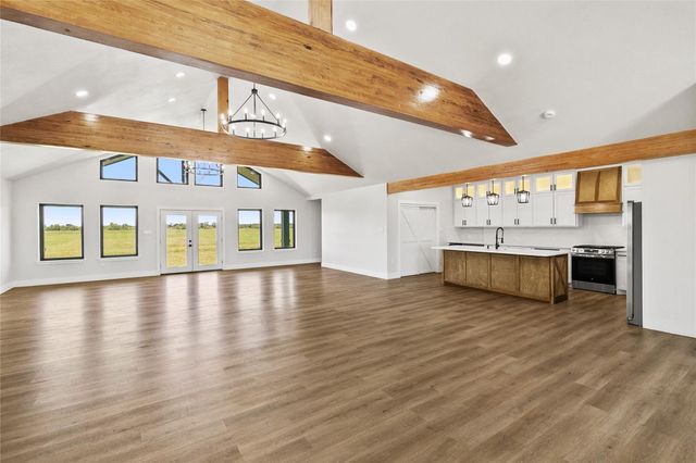 619 Chuckwagon Trail, Angleton, TX 77515