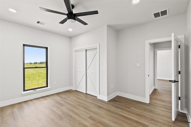 619 Chuckwagon Trail, Angleton, TX 77515