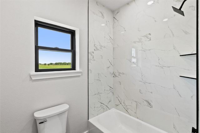 619 Chuckwagon Trail, Angleton, TX 77515