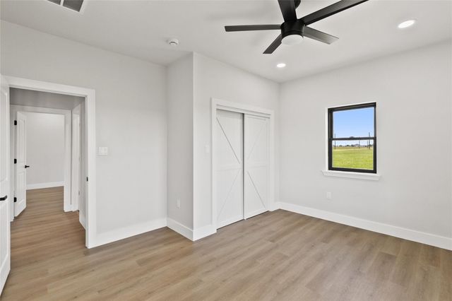 619 Chuckwagon Trail, Angleton, TX 77515