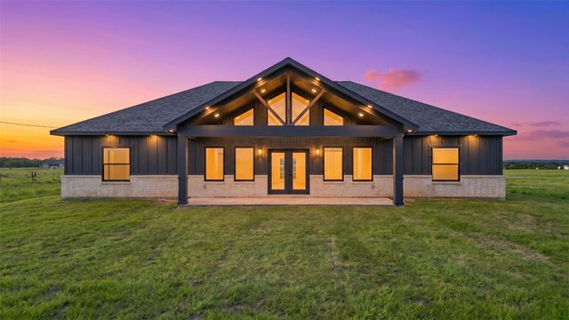 619 Chuckwagon Trail, Angleton, TX 77515
