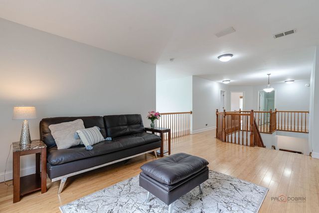 538 W Seaton Drive, Round Lake, IL 60073