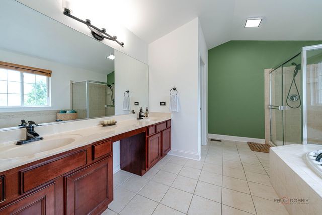 538 W Seaton Drive, Round Lake, IL 60073