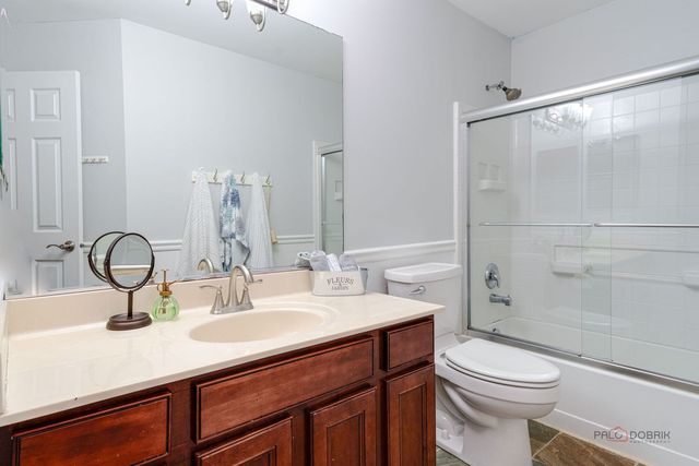 538 W Seaton Drive, Round Lake, IL 60073