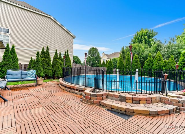 538 W Seaton Drive, Round Lake, IL 60073