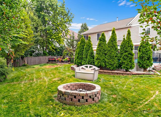 538 W Seaton Drive, Round Lake, IL 60073
