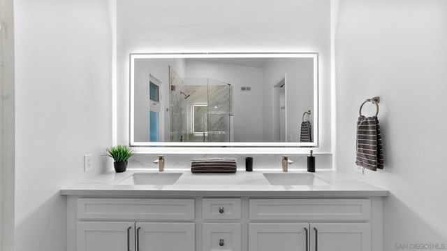 4909 Pacifica Dr, San Diego, CA 92109