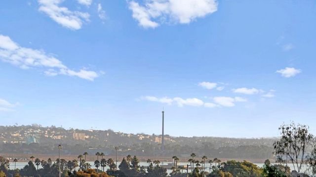 4909 Pacifica Dr, San Diego, CA 92109