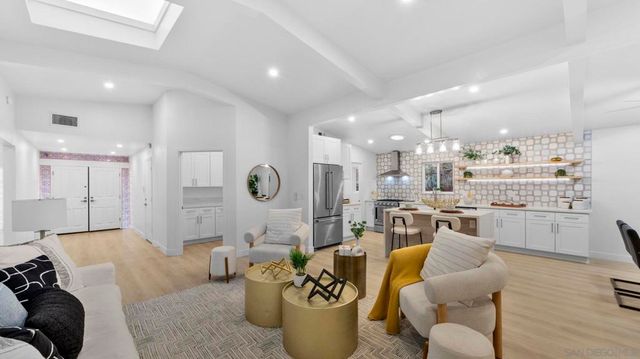 4909 Pacifica Dr, San Diego, CA 92109