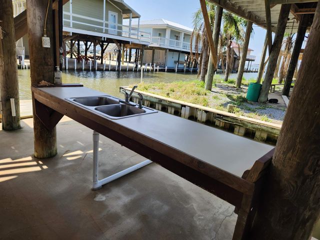 127 Verley Lane, Grand Isle, LA 70358