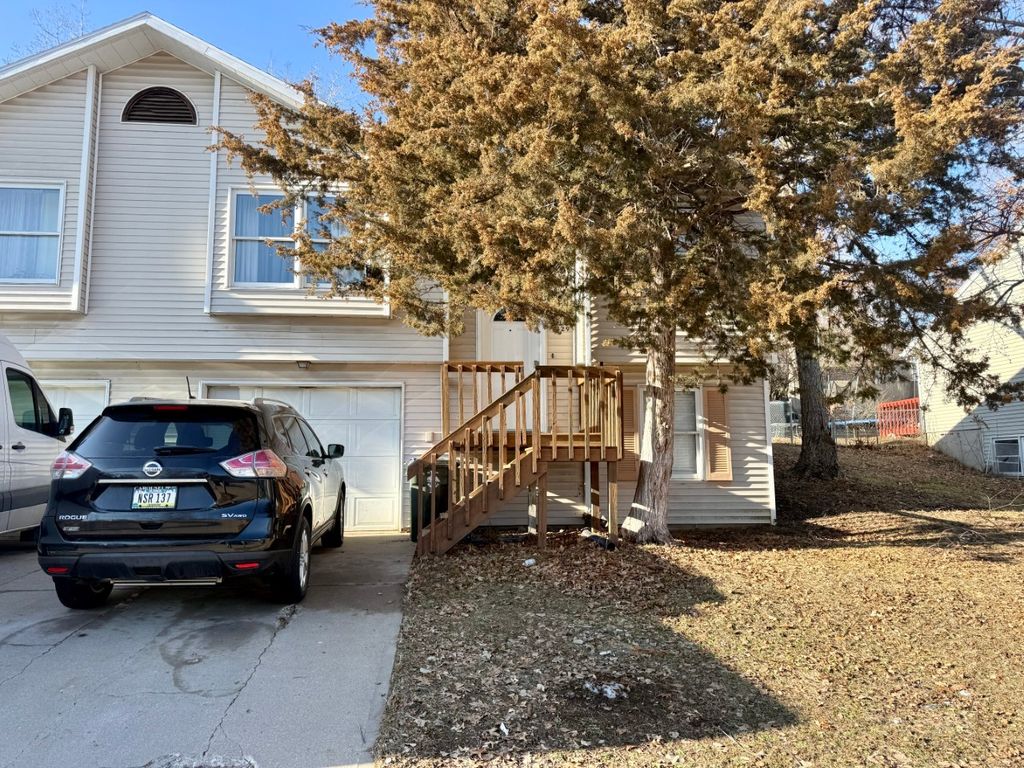 1829 Gryn Drive, Iowa City, IA 52246