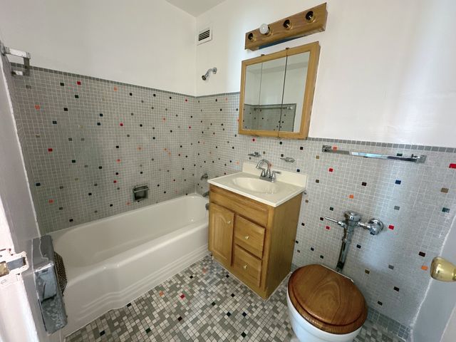 7337 S South Shore Drive 503, Chicago, IL 60649