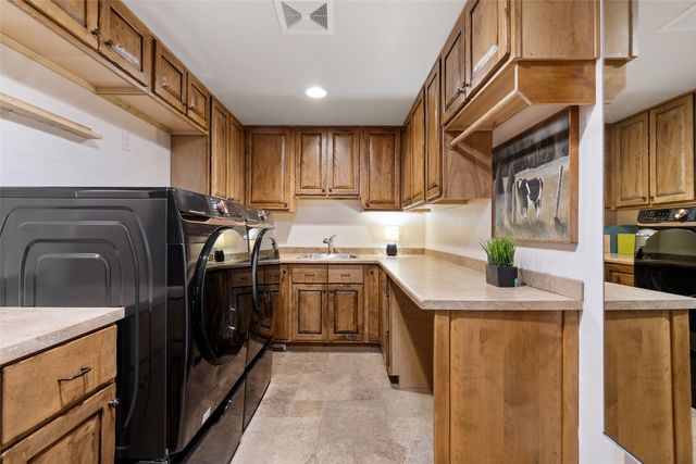 2 Green Meadow Loop, Santa Fe, NM 87506