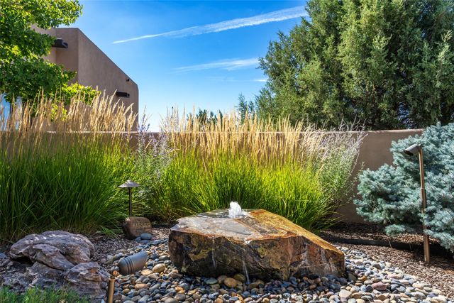 2 Green Meadow Loop, Santa Fe, NM 87506