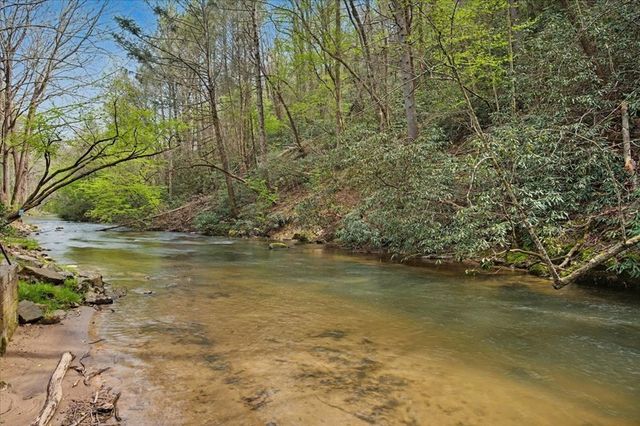 68 Hawk Lane, Ellijay, GA 30540