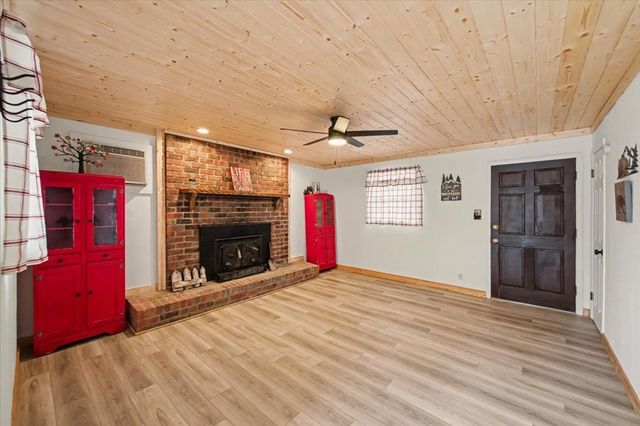68 Hawk Lane, Ellijay, GA 30540
