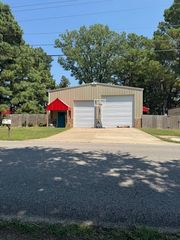 1745 Viney Grove Road, Prairie Grove, AR 72753