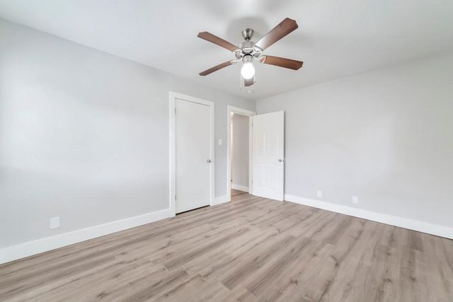 207 W Saunders Street, League City, TX 77573