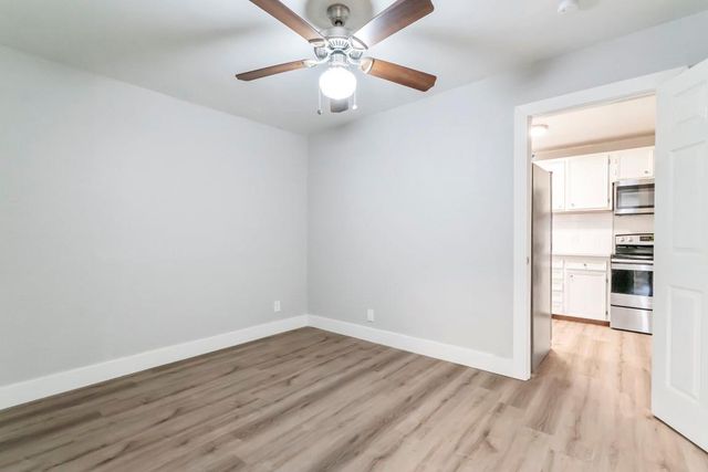 207 W Saunders Street, League City, TX 77573