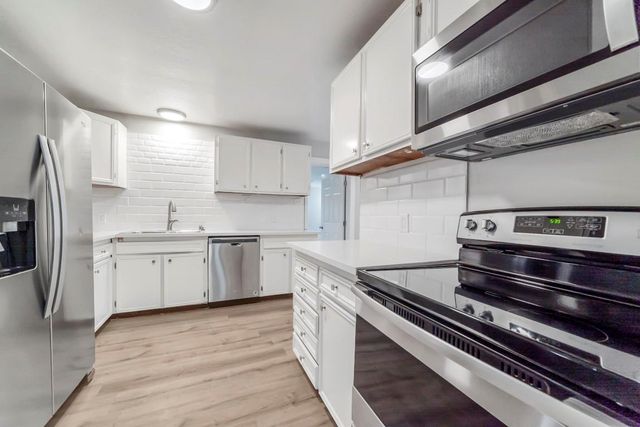 207 W Saunders Street, League City, TX 77573