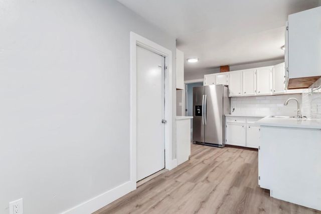 207 W Saunders Street, League City, TX 77573