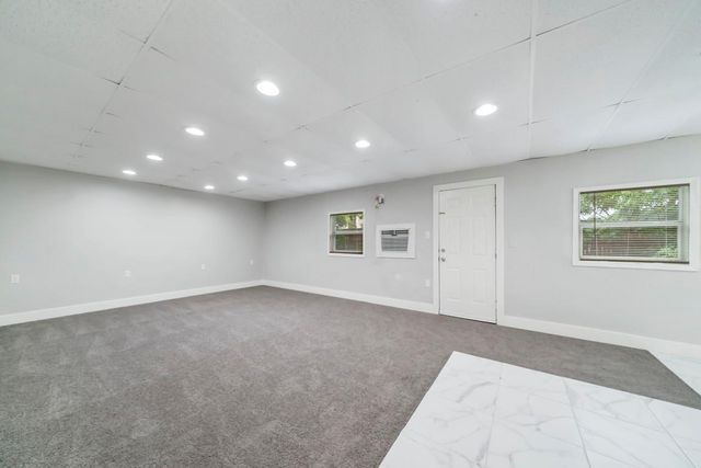 207 W Saunders Street, League City, TX 77573