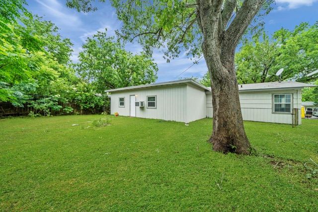 207 W Saunders Street, League City, TX 77573