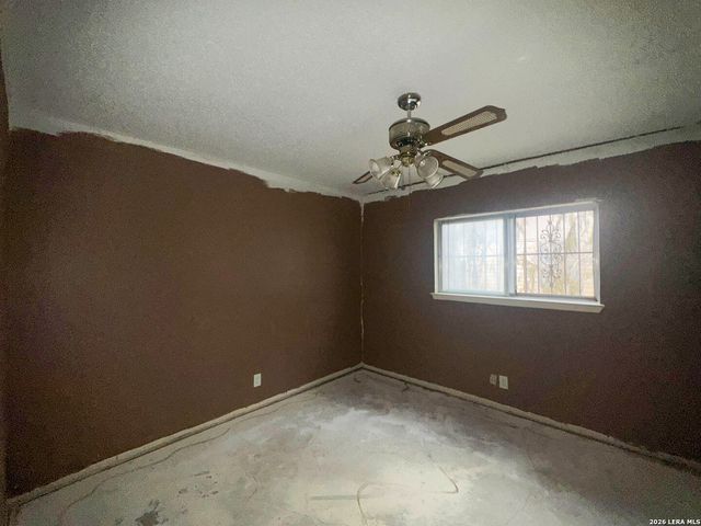 8218 Greenham, San Antonio, TX 78239