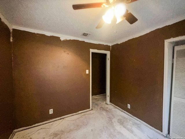 8218 Greenham, San Antonio, TX 78239