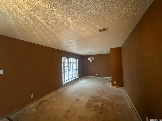 8218 Greenham, San Antonio, TX 78239