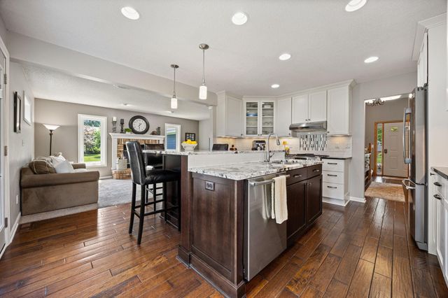 4150 Columbine Court, Vadnais Heights, MN 55127