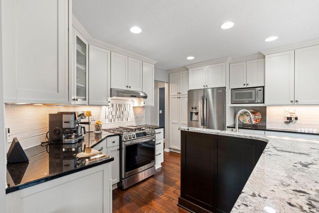 4150 Columbine Court, Vadnais Heights, MN 55127