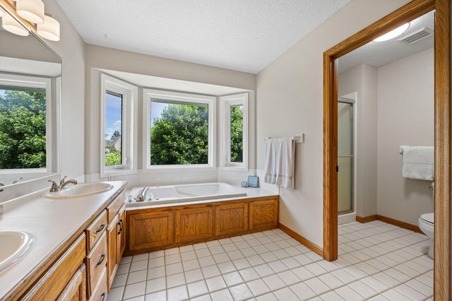 4150 Columbine Court, Vadnais Heights, MN 55127